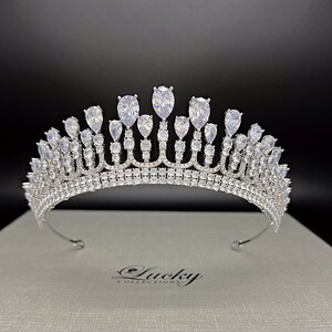 Quinceanera Tiara, Bridal Crown, Modern Crown for Wedding, Quince Crown, Bridal Tiara, Wedding Crown, Wedding Headpiece, 15 Anos Corona