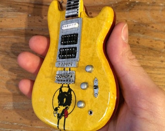 Modelo de guitarra Jerry Garcia Wolf, réplica en miniatura con licencia oficial, guitarra número uno de Jerry - Coleccionable de Grateful Dead