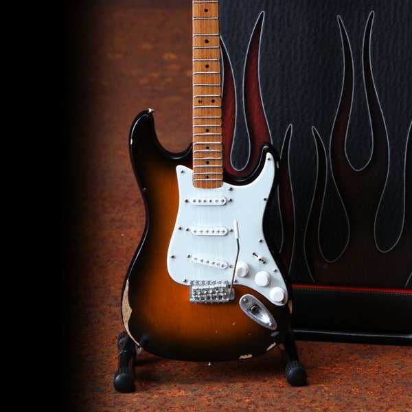 Réplique officielle de mini guitare Fender™ Stratocaster Sunburst Road Worn™ Fender™