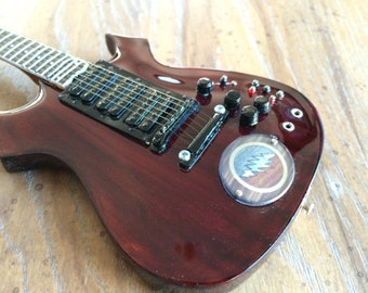 Réplica de guitarra en miniatura Jerry Garcia™ Lightning Bolt Tribute (CON LICENCIA OFICIAL)