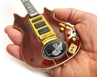 Réplica de guitarra en miniatura con licencia oficial de Jerry Garcia Tiger, modelo de guitarra personalizada de Jerry - Coleccionable de Grateful Dead