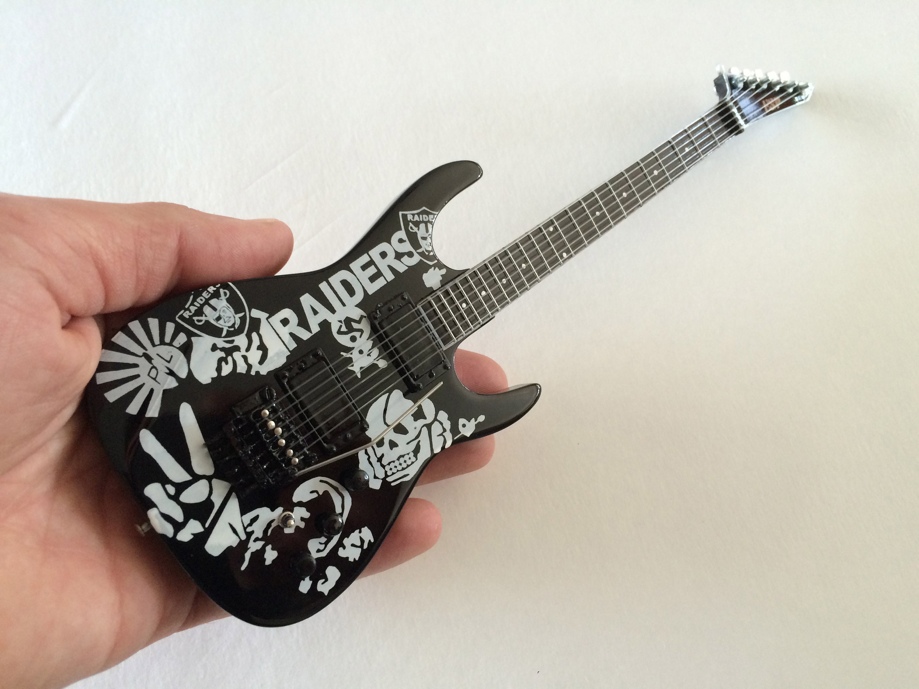 スレイヤー コレクタブル - ジェフ・ハンネマン ESP レイダーズ ギター