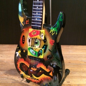 Metallica Collectible Kirk Hammett Cult Eye ESP Replica Guitar Miniature Guitar