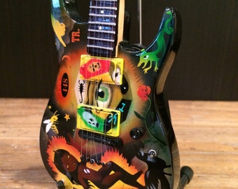 Chitarra in miniatura replica chitarra Kirk Hammett Cult Eye ESP dei Metallica da collezione