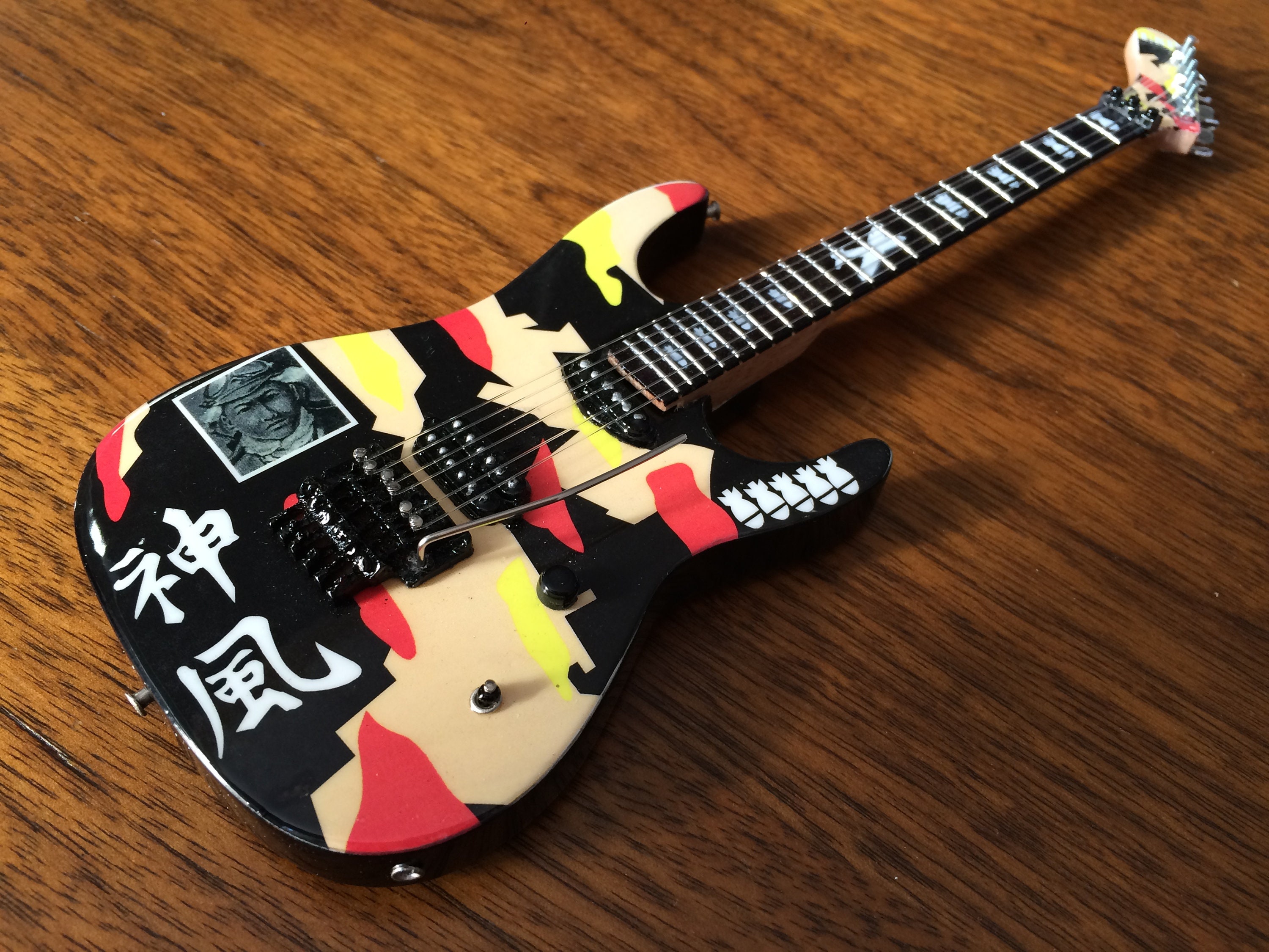 ギター LTD KAMIKAZE ESP Kamikaze-4 (2018) - Guitar Compare