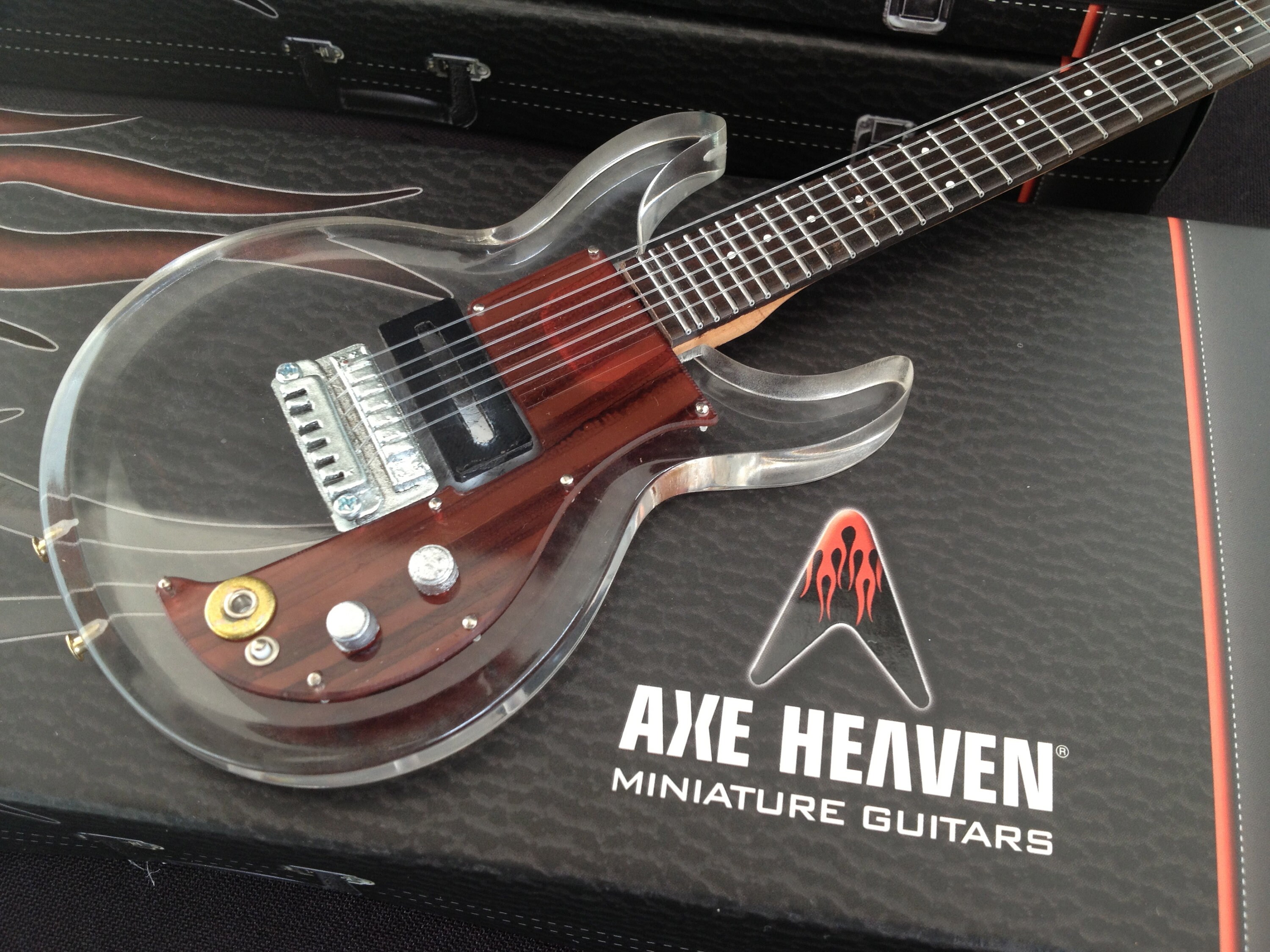レプリカ デイヴグロール風 エレキギター Amazon | Epiphone/Inspired by Gibson Custom Dave Grohl DG