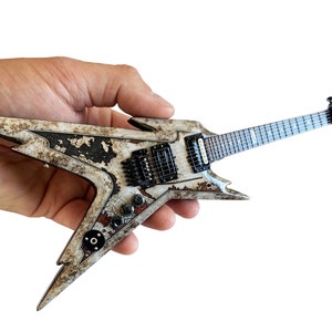 Dimebag Darrell Razorback Rust Pantera Collectible - Dimebag Darrell Rust Razorback Guitar - Mini ...