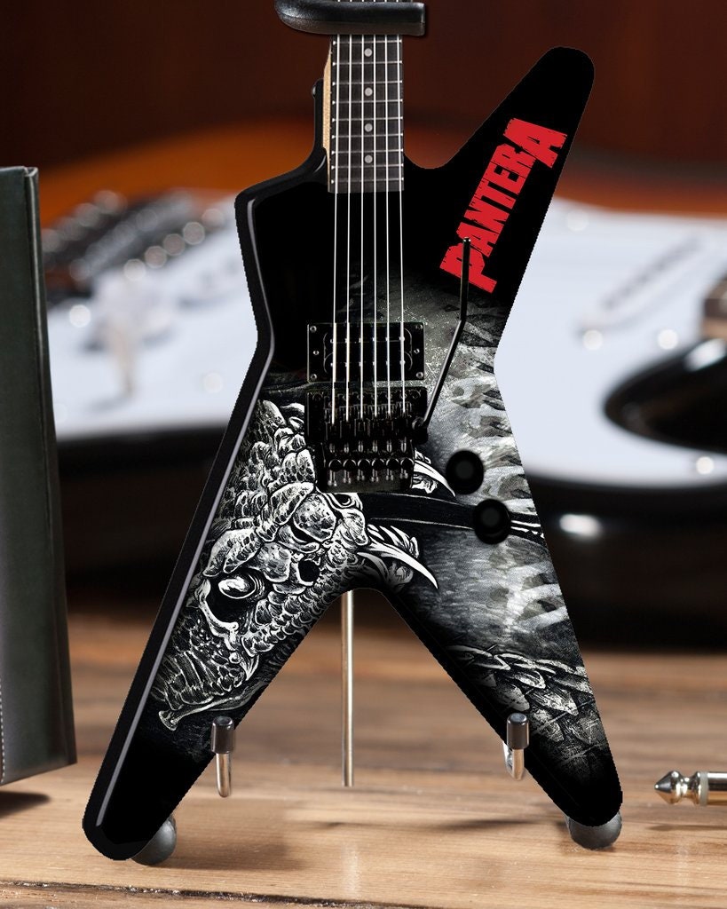 貴重版★スーパー・ギタリスト　ダイムバッグ・ダレル　パンテラ【初回版】　シンコー パンテラのダイムバッグ・ダレルをアクションフィギュア化 - amass