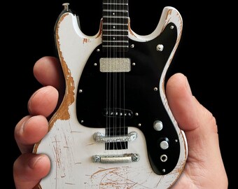 Mosrite Johnny Ramone Model モズライト Johnny Ramone's Famed Mosrite Guitar Up for Auction
