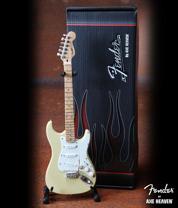 AXE HEAVEN Fender ストラトキャスター AGED加工 ミニギター Cream Guitar Miniature Fender™ Stratocaster Mini Guitar Replica