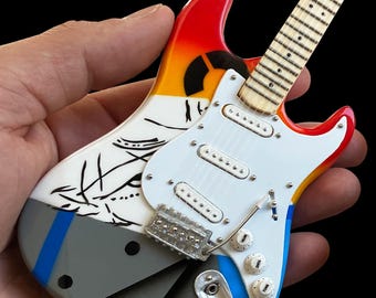 Crash Mini Guitar Replica Oficjalna replika Fendera - Gitara Erica Claptona - Miniaturowa gitara Over the Rainbow firmy AXE HEAVEN®®