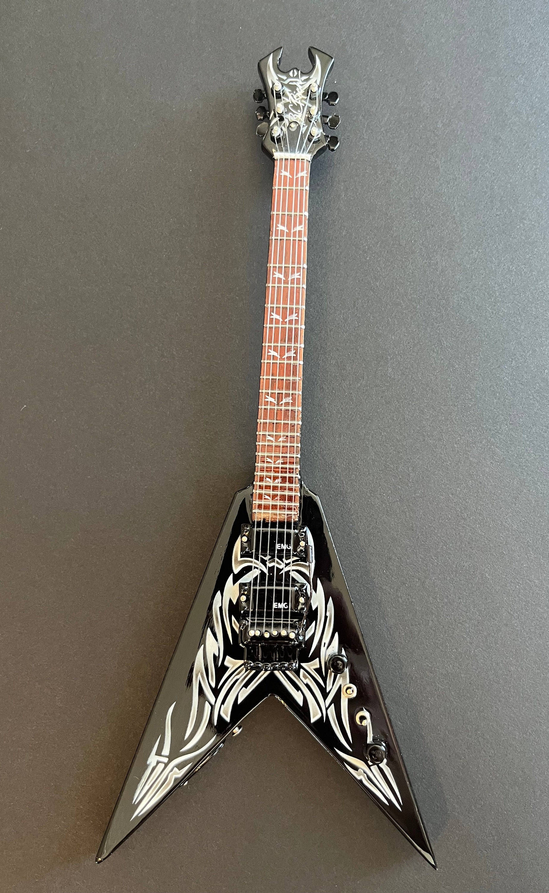 ケリー キング B.C. リッチ トライバル V - ブラックとホワイト KKV