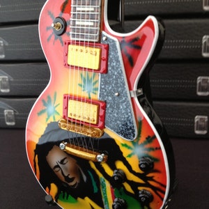 Bob Marley Mini Guitarra Coleccionable Modelo Reggae Memorabilia One Love