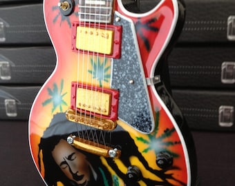 Bob Marley Mini Guitarra Coleccionable Modelo Reggae Memorabilia One Love