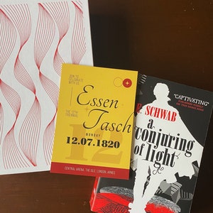 Essen Tasch Darker Shade of Magic Bookmark VE Schwab