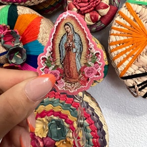 Virgen de Guadalupe Anstecker | Sehr Das | Latina BadgeReel
