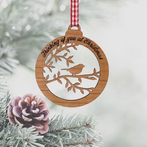 Fichier d'ornement de Noël Robin pour la découpe au laser, svg de décorations d'arbre pour les artisans, fichiers coupés glowforge, ornement d'étiquette cadeau à télécharger