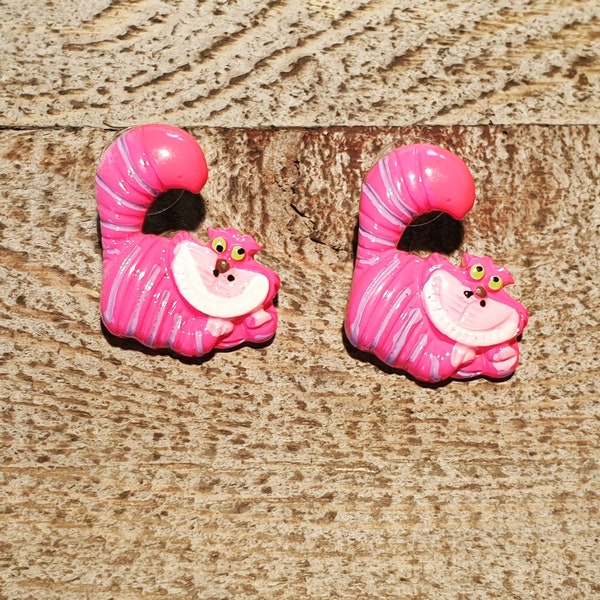 Boucles d'oreilles puces en résine cheshire cat chester cat porcinet daisy disney