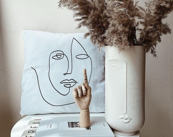 Ceramiczny wazon na twarz: nordycki wystrój domu w stylu boho z suszonymi kwiatami