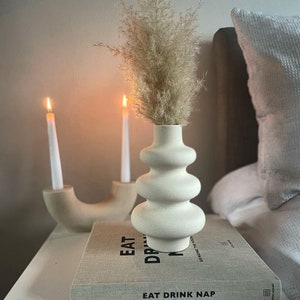 Minimalist Wavy Vase, Nordic Style Ceramic Vase, Modern Donut Vase, Decorative Vase, Flower Vase, Housewarming Gift, Home Decor Gifts image 8