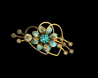Spilla vintage in metallo color oro con cuori e fiori blu e bianchi e cristalli