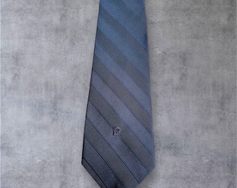 Cravatta vintage a righe tono su tono di Pierre Cardin