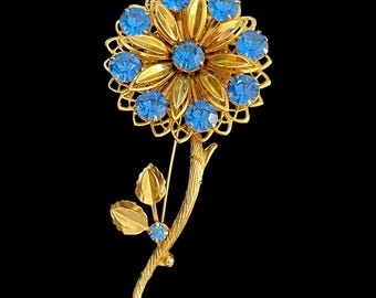 Grande fiore vintage traforato con strass e stelo strutturato