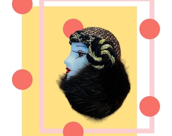 Spilla vintage flapper con stola di visone, copricapo nero/oro