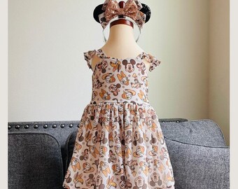 Vestido para niña pequeña de Mickey y Minnie en colores neutros con orejas de ratón/Vestido para niña de Mickey y sus amigos hecho a mano, vestido minimalista con atuendo de parque