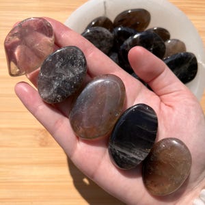 Rauchquarz Flachstein - Rauchquarz Handstein - Rauchquarz Kristall - Rauchquarz Taschenstein - Wurzelchakra