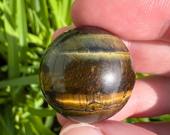 Esfera de ojo de tigre azul: Cristal del chakra de la garganta (22 mm)