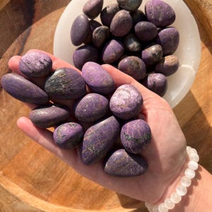 Purpurite Tumble: Crown & Third Eye Chakra Crystal