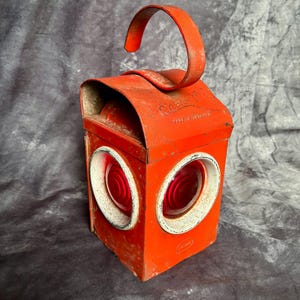Genuine Vintage Chalwyn Roadworks with colour filters, 1980s Welsh, Arts & Crafts Antique Oil Lamp, Working Collectors Piece.