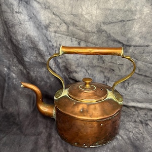 Antique British Regency Copper Kettle with Brass Inserts – King George III Period MCM Piece