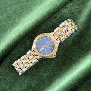 Reloj bicolor con esfera azul efecto rayos de sol para mujer, reloj de vestir dorado y plateado, reloj vintage con ventana de fecha del Beverly Hills Polo Club, regalo para ella.