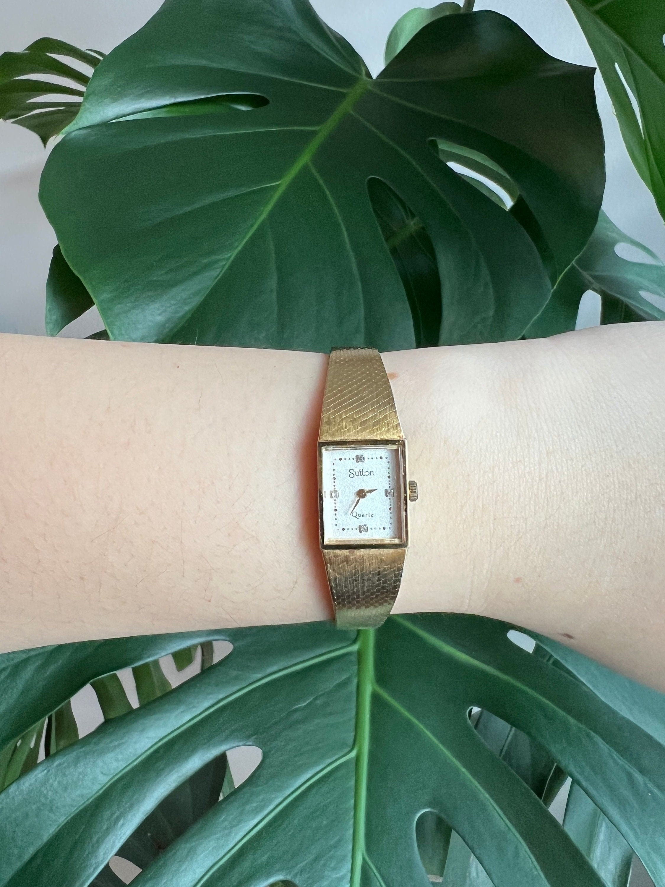 Vintage Sutton Dainty Women s Watch Gold Rectangle Dial Gold Tone