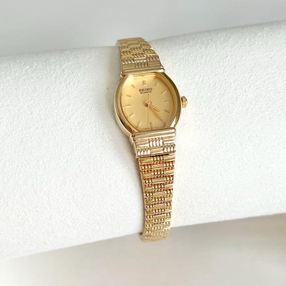 Vintage 1990s Seiko Gold Tone Women display picture 3