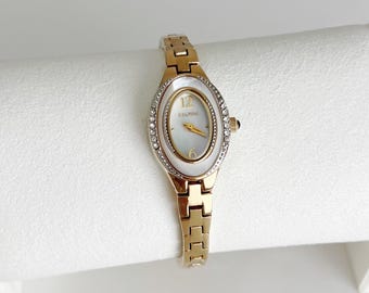 Vintage Waltham Women display picture 2