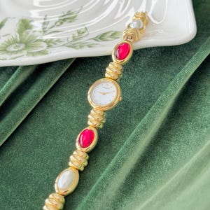 Vintage Womens Watch Gold Tone Ruby Pearl Bracelet Round White Dial Old Money Aesthetic Dainty Retro Jewelry Watch Gruen