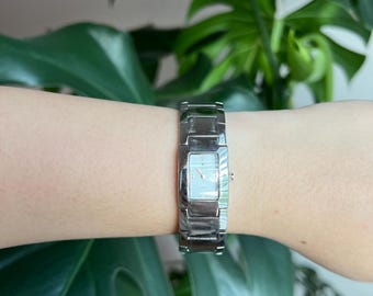 ヴィンテージフォーカス チャンキー レディースウォッチ | 長方形ホワイトダイヤル | シルバートーン | バングルウォッチ