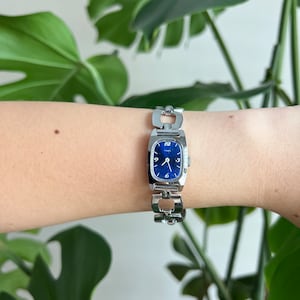 Vintage Timex Dainty Women’s Watch | Boxy Royal Blue Dial | Silver Tone | NON-WORKING