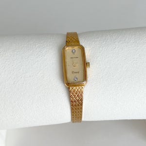 Vintage Waltham Women display picture 2