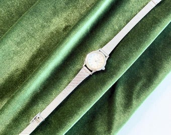 Vintage Timex Ladies Watch, Silver Tone Adjustable Mesh Bracelet, Minimalist Round Dial Dress Watch, Old Money, Gift for Her