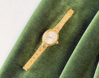 Vintage Gold Oval Watch Heart Motif Bracelet Dainty Dress Jewelry 90s Minimalist Old Money Aesthetic Sarah Coventry