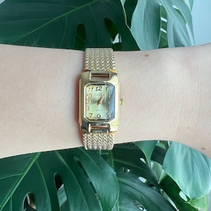 Vintage Peek & Peek Dainty Women’s Watch | Boxy Gold Dial | Gold Tone