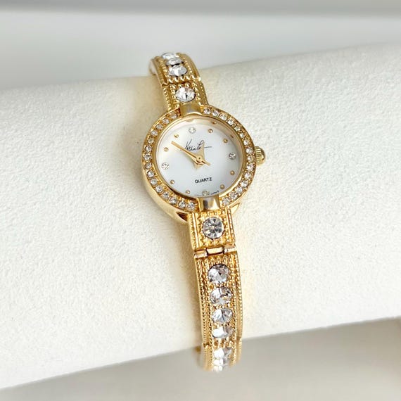 Vintage Gold Tone Women display picture 1
