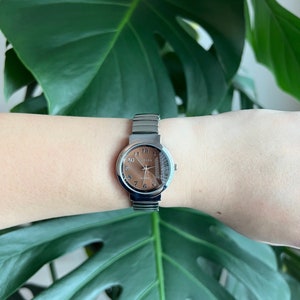 Vintage Geneva Women’s Watch | Chocolate Round Dial | Silver Tone | Stretchy Band