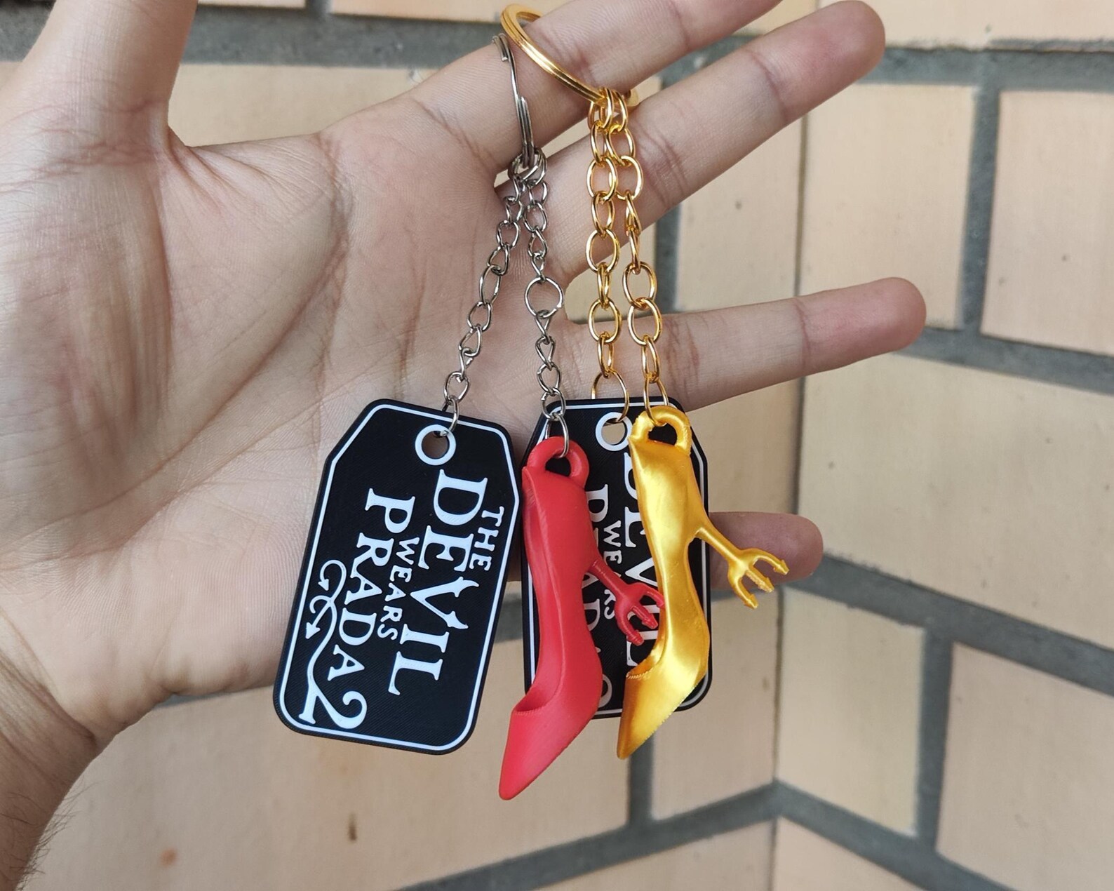De-vil Wears Pra-da Keychain Set | Golden Stiletto & Movie Tag | Red ...