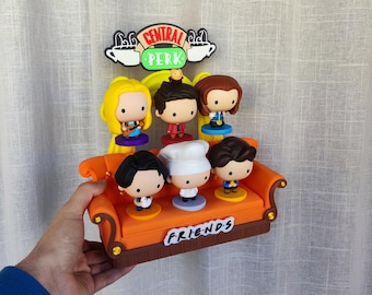 Esposizione del divano Central Perk - Collezione McDonald's Friends 2026