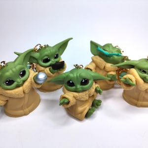 Niedlicher Baby Yoda Schlüsselanhänger
